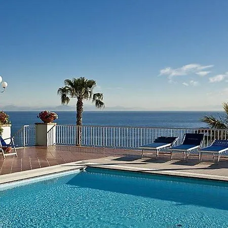 Continental Mare فندق